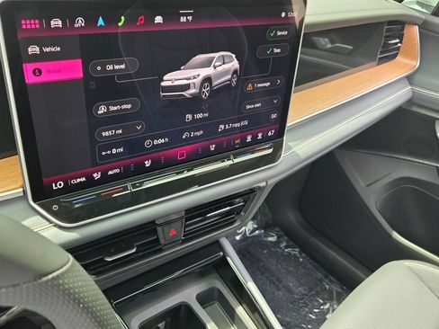 Certified 2025 Volkswagen Tiguan SEL R-Line AWD/4WD image 21