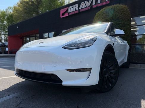 Used 2021 Tesla Model Y Long Range image 2