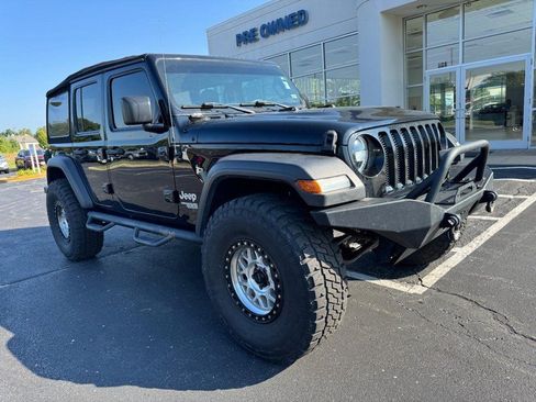 Used 2020 Jeep Wrangler Unlimited Sport AWD/4WD image 2
