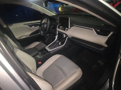 Used 2023 Toyota RAV4 XLE Premium image 28