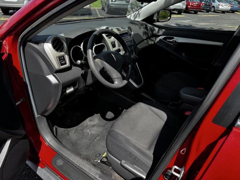 Used 2009 Pontiac Vibe w/ Preferred Package image 8