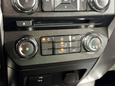 Used 2017 Ford F150 XLT image 18