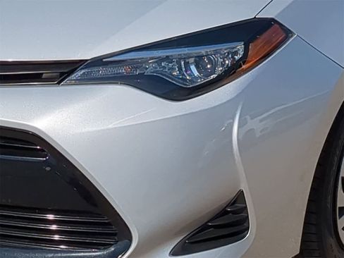 Used 2019 Toyota Corolla LE image 18