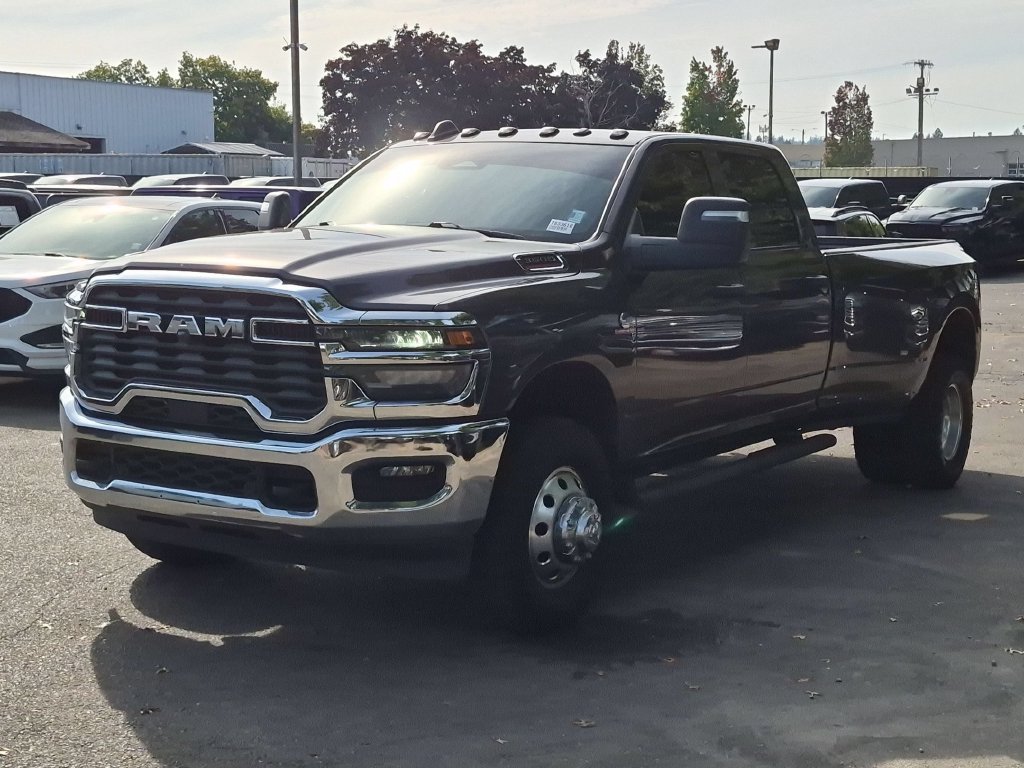 Certified 2025 RAM 3500 Tradesman AWD/4WD image 3