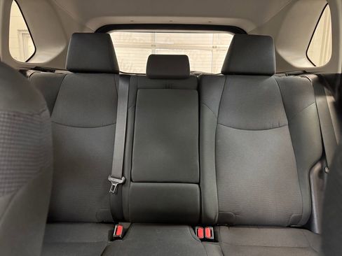 Used 2022 Toyota RAV4 LE AWD/4WD image 13
