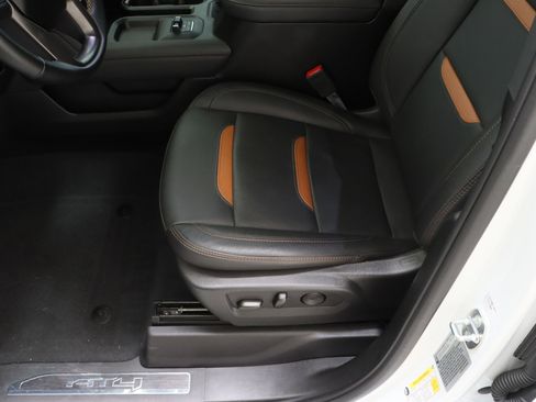 Used 2024 GMC Sierra 2500 AT4 w/ AT4 Premium Plus Package AWD/4WD image 16