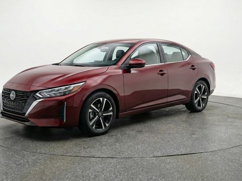 Used 2025 Nissan Sentra SV image 3