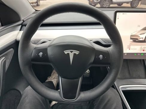 Used 2024 Tesla Model Y Long Range image 24