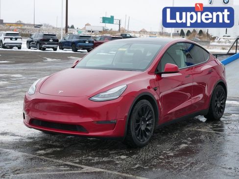 Used 2020 Tesla Model Y Long Range image 9