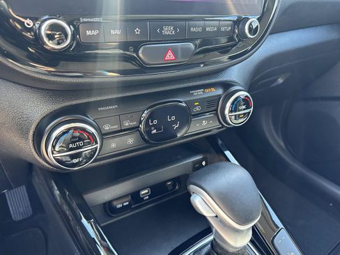 Used 2025 Kia Soul EX FWD image 29