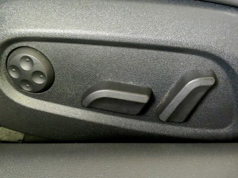 Used 2015 Audi R8 V8 w/ Full Leather Package image 25