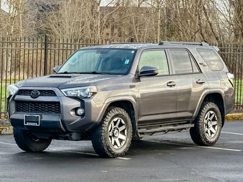 Used 2019 Toyota 4Runner TRD Off-Road image 7