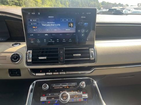 Used 2022 Lincoln Navigator L Reserve AWD/4WD image 28