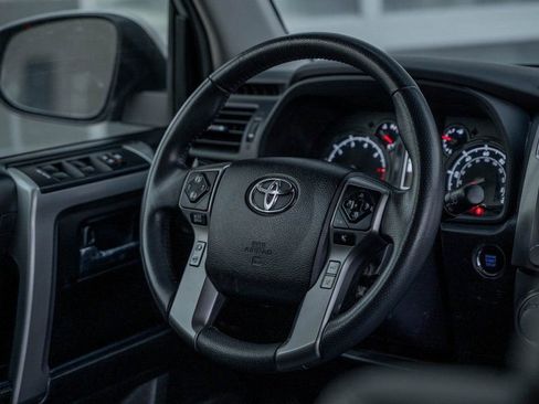 Used 2022 Toyota 4Runner SR5 Premium image 17