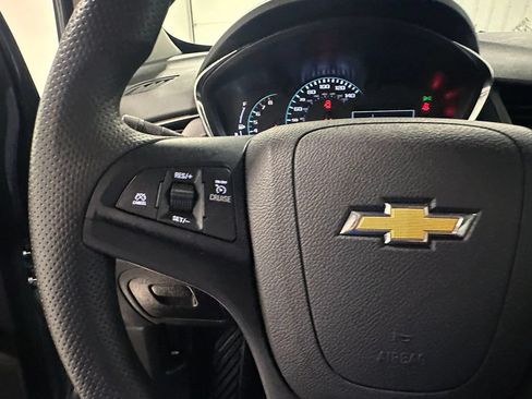 Used 2020 Chevrolet Trax LT FWD image 31