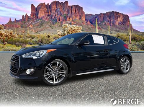 Used 2016 Hyundai Veloster Turbo image 2
