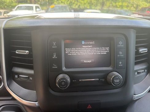Used 2022 RAM 1500 Big Horn AWD/4WD image 12