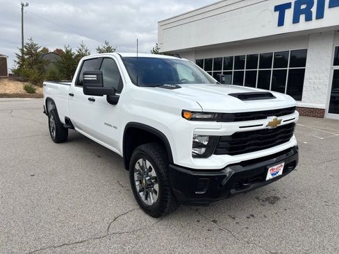New 2026 Chevrolet Silverado 2500 Custom image 5
