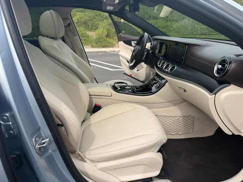 Used 2017 Mercedes-Benz E 300 image 24
