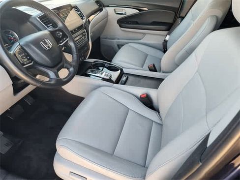 Used 2020 Honda Pilot Touring image 2