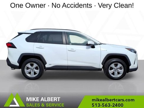 Used 2021 Toyota RAV4 LE image 8