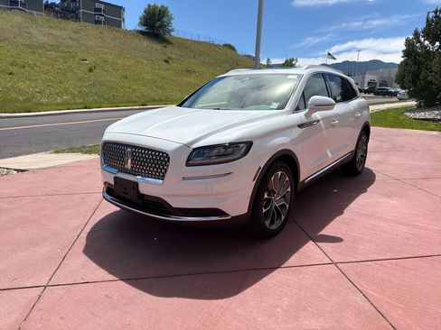 Used 2023 Lincoln Nautilus Reserve w/ Equipment Group 201A AWD/4WD image 5
