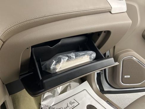 Used 2016 GMC Yukon SLT w/ Premium Edition image 39