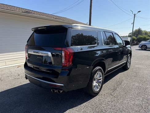 Used 2023 GMC Yukon XL Denali image 10