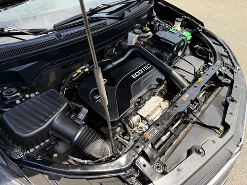 Used 2019 Chevrolet Equinox LS w/ LS Convenience Package image 25