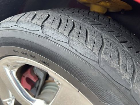 Used 2006 Pontiac Grand Prix GXP w/ Sun And Sound Package image 13