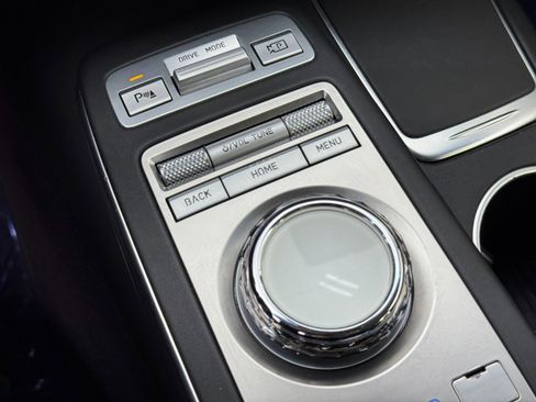 Used 2024 Genesis Electrified GV70 Advanced image 33