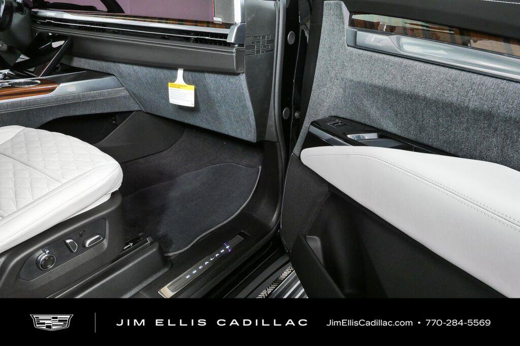 New 2026 Cadillac Escalade Platinum Sport w/ LPO, ONYX Package AWD/4WD image 27