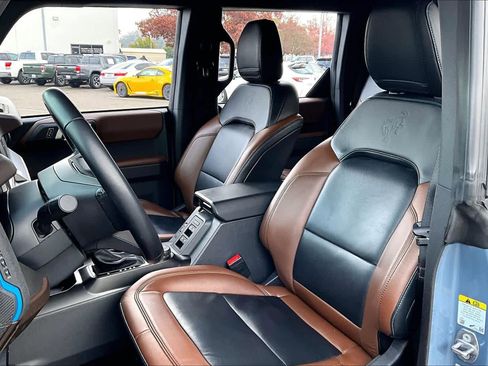 Used 2023 Ford Bronco Outer Banks image 7