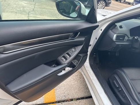 Used 2018 Honda Accord Sport image 27