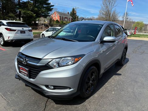 Used 2018 Honda HR-V EX image 3