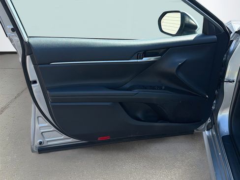 Used 2024 Toyota Camry LE w/ Convenience Package image 21