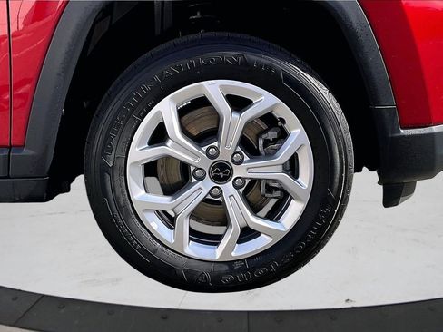 Certified 2025 Jeep Compass Latitude w/ Sun & Sound Group image 35