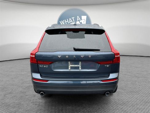 Used 2020 Volvo XC60 T5 Momentum image 5
