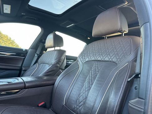 Used 2017 BMW 750i xDrive image 15