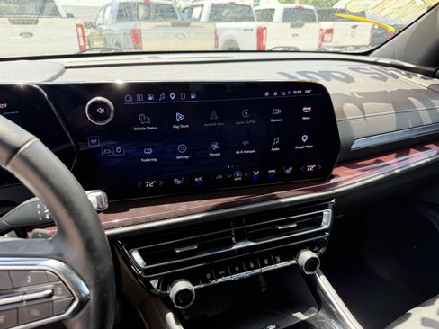 Used 2025 Chevrolet Traverse Z71 w/ Driver Confidence Package AWD/4WD image 20