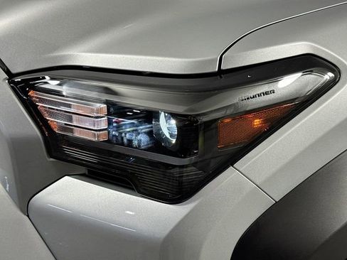 Certified 2025 Toyota 4Runner TRD Off-Road image 3