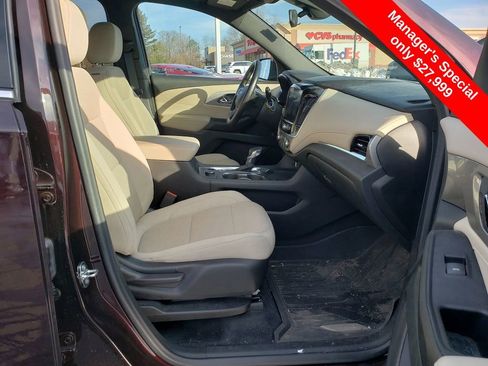 Used 2023 Chevrolet Traverse LT w/ LPO, Floor Liner Package image 15
