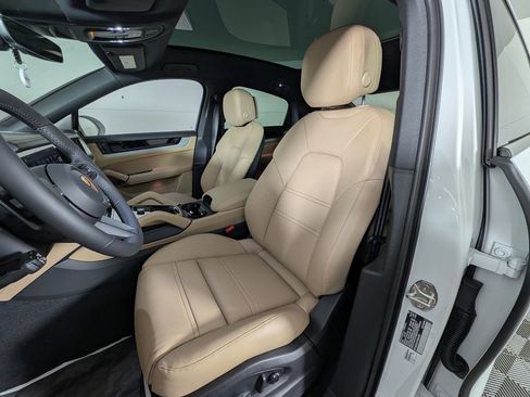 New 2026 Porsche Cayenne image 5
