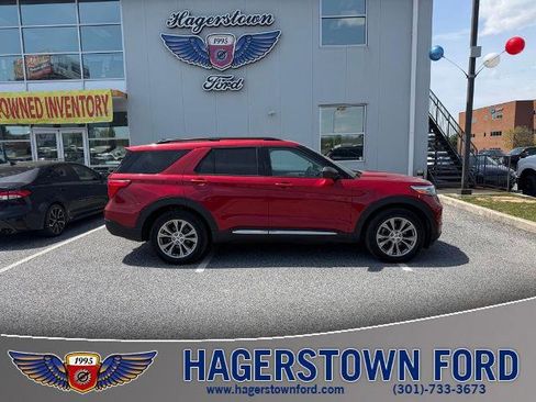 Certified 2022 Ford Explorer XLT w/ Equipment Group 202A AWD/4WD image 1