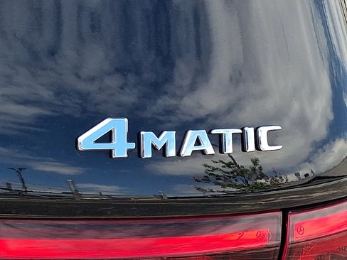 Used 2023 Mercedes-Benz GLB 250 4MATIC image 17