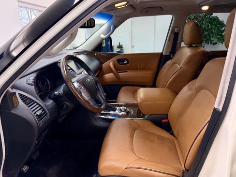 Used 2016 INFINITI QX80 4WD w/ Signature Edition Package image 40