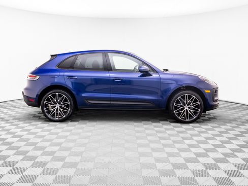 Certified 2026 Porsche Macan AWD/4WD image 7