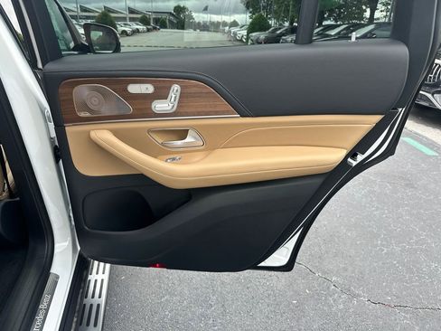 New 2026 Mercedes-Benz GLS 580 4MATIC image 18
