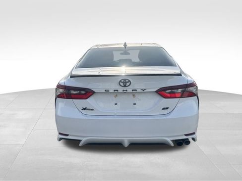 Used 2021 Toyota Camry SE image 4