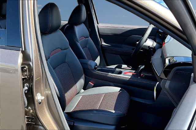 New 2027 Nissan Kicks SR FWD image 7